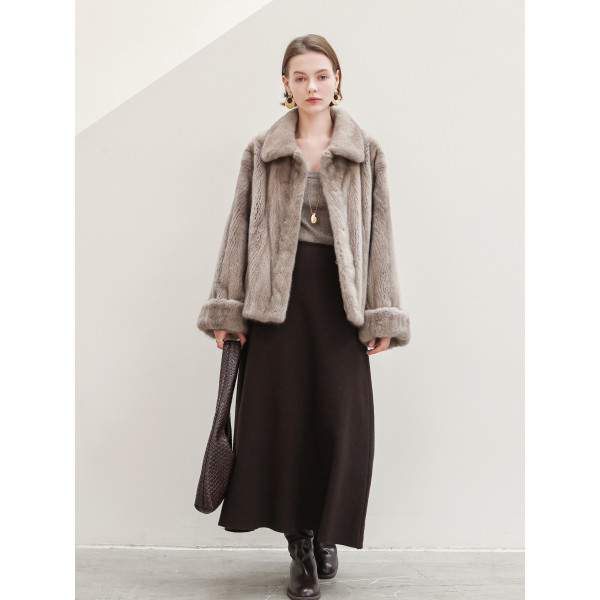 Women's Short Mink Fur Coat – Premium Female Mink Pelts, Youthful Style with Adjustable Cuffs