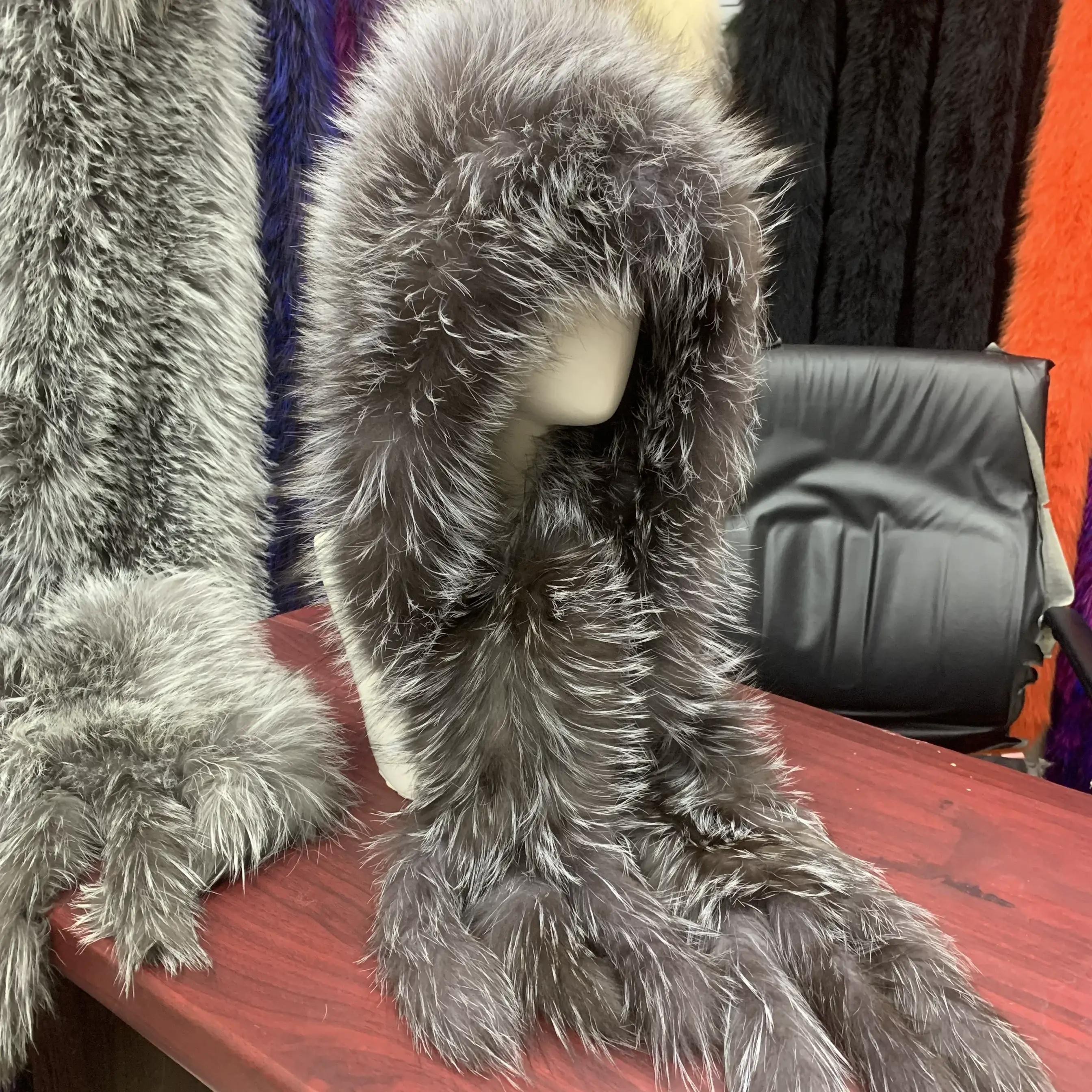 New Winter Women’s Genuine Fox Fur Hooded Hat and Scarf, Thick Double-Sided Winter Hat, Warm and Cozy with Ear Coverage