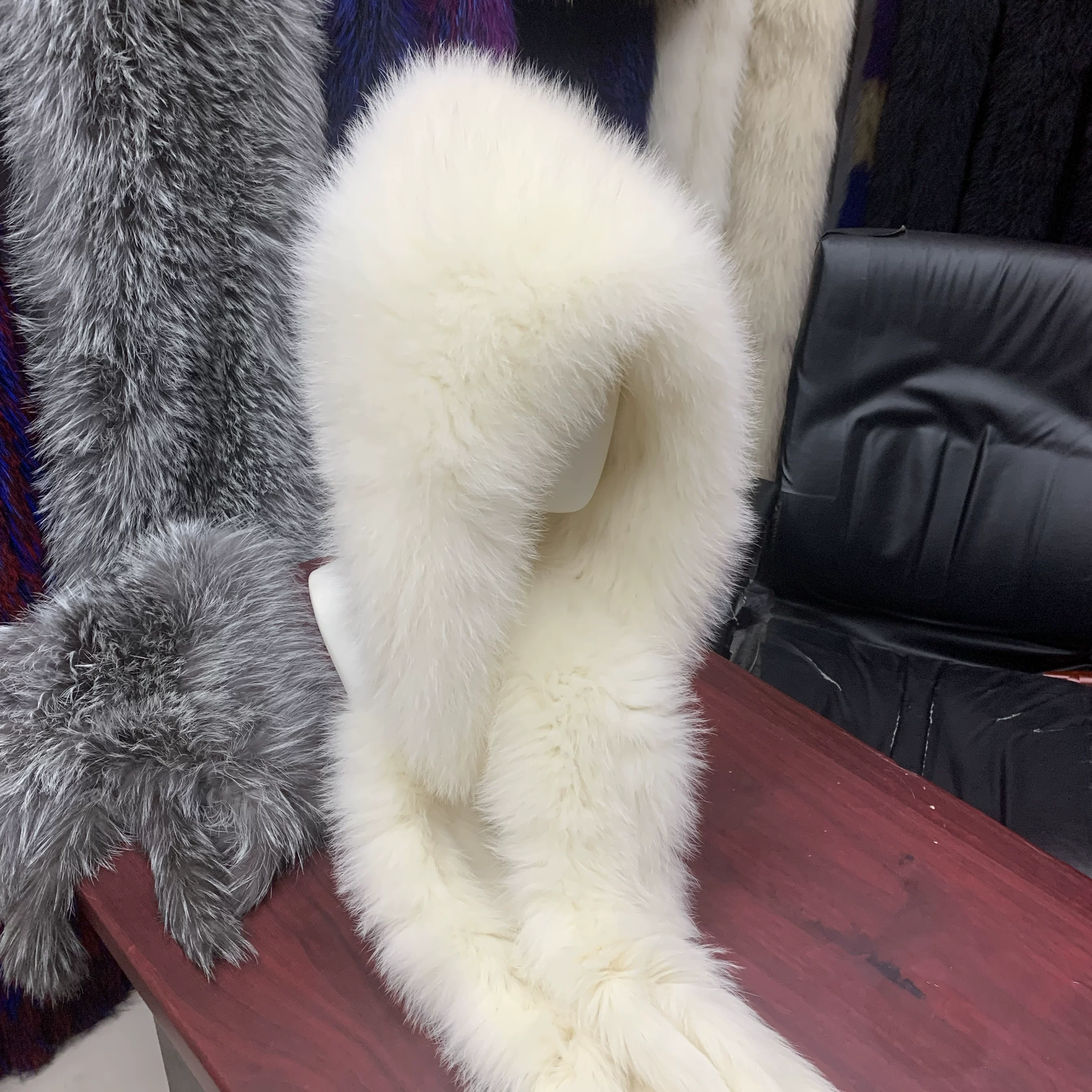 New Winter Women’s Genuine Fox Fur Hooded Hat and Scarf, Thick Double-Sided Winter Hat, Warm and Cozy with Ear Coverage