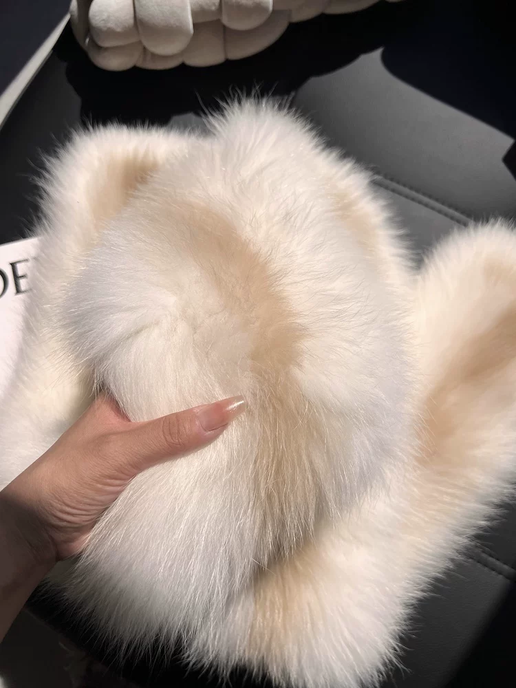 Women's Long Fox Fur Scarf – Soft, Warm Winter Fur Wrap for Neck