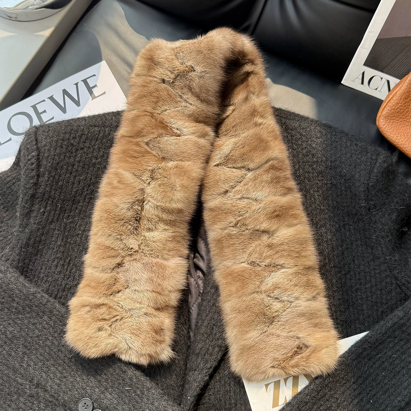 Women’s Russian Sable Fur Cross-Over Scarf – Elegant Textured Winter Neck Wrap