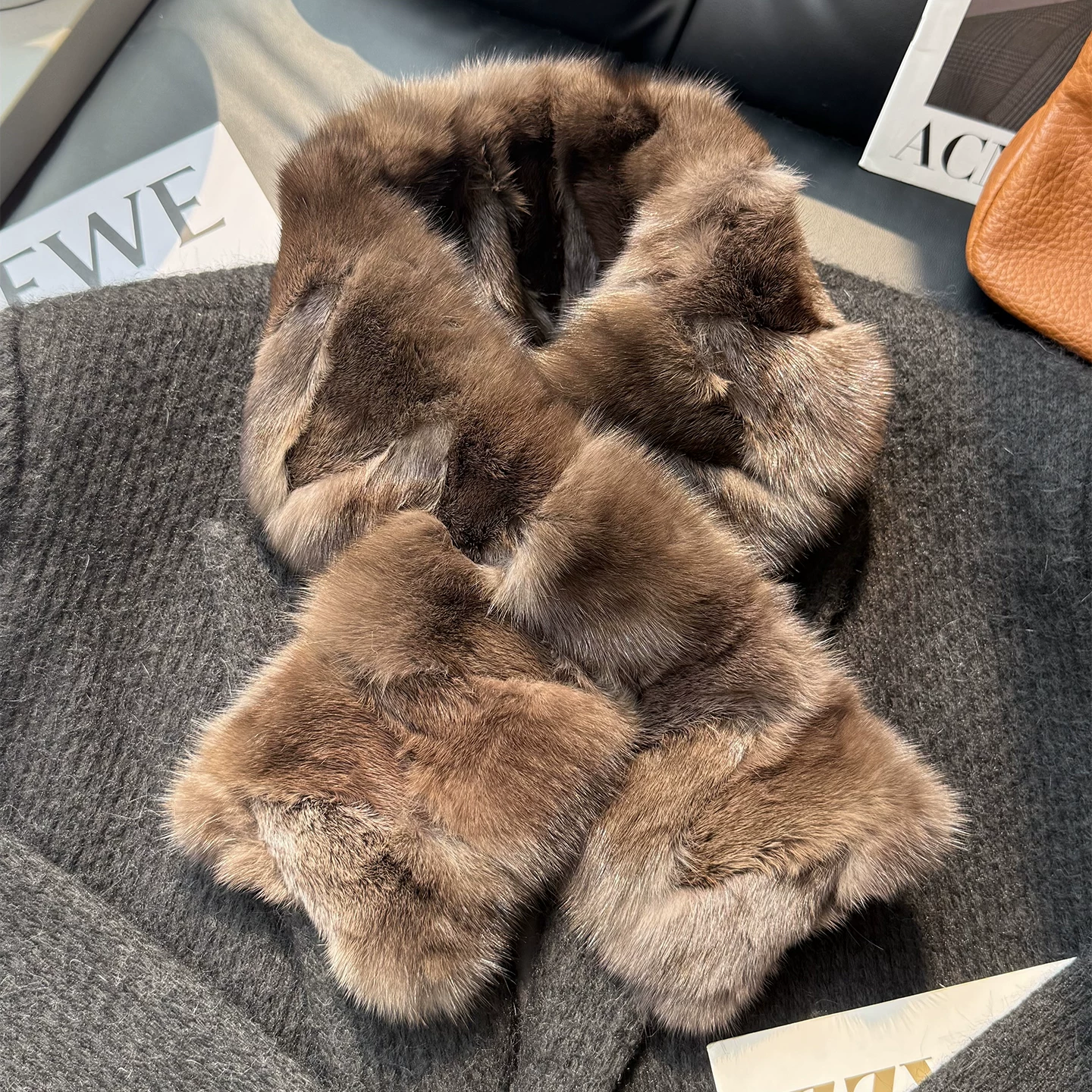 Women’s Russian Sable Fur Cross-Over Scarf – Elegant Textured Winter Neck Wrap