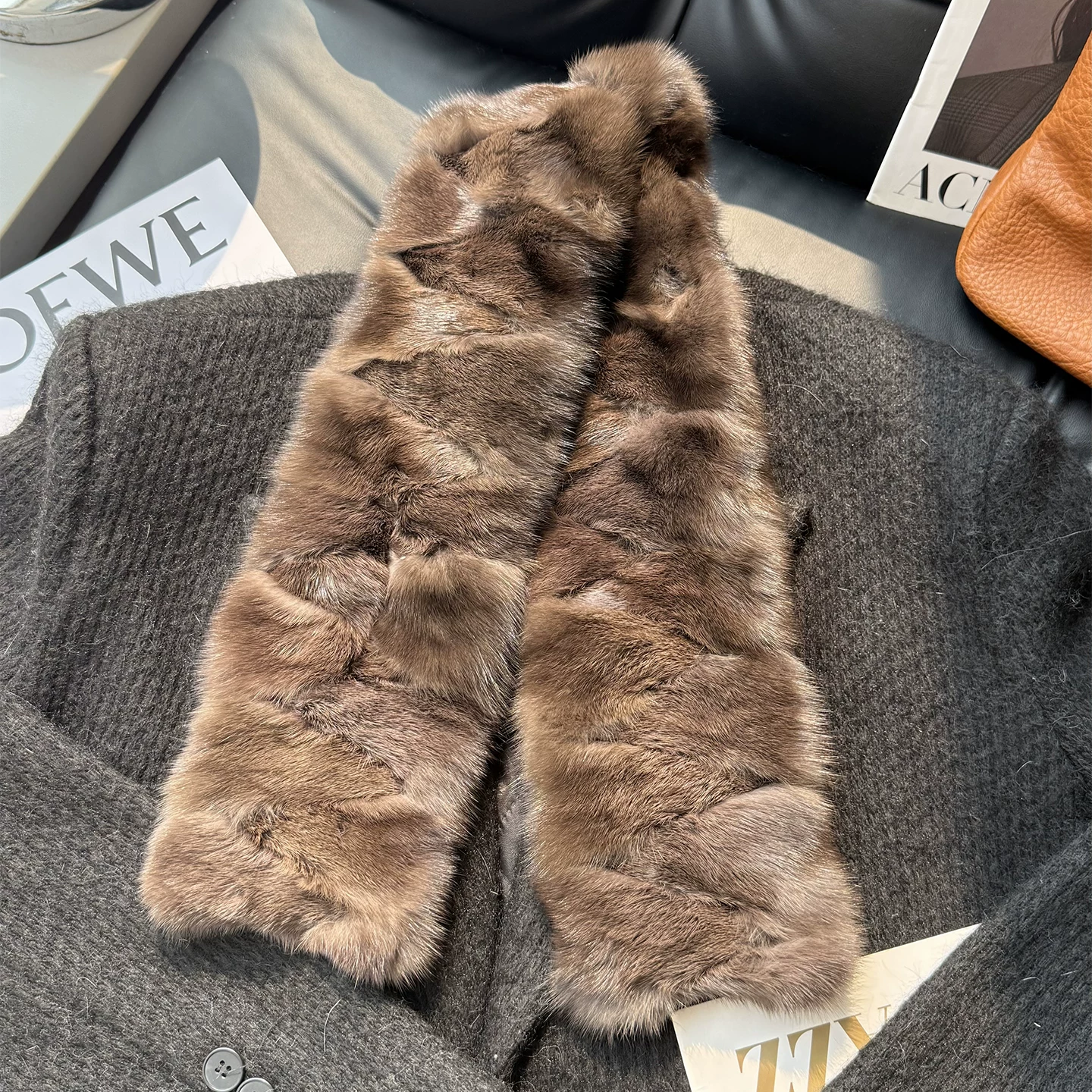Women’s Russian Sable Fur Cross-Over Scarf – Elegant Textured Winter Neck Wrap