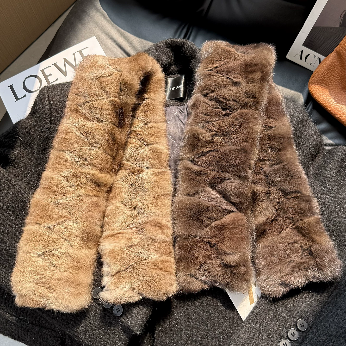 Women’s Russian Sable Fur Cross-Over Scarf – Elegant Textured Winter Neck Wrap