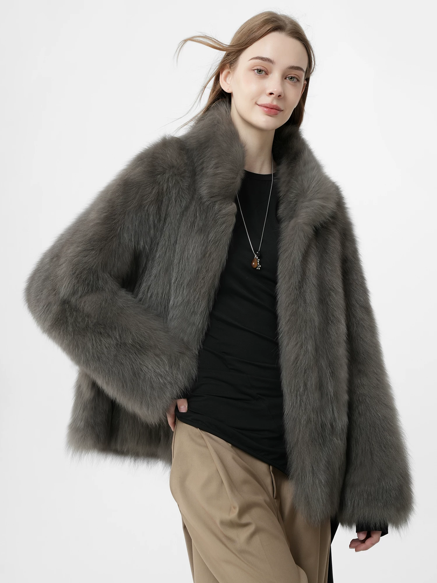 Youth-style faux fur coat with a small stand collar, featuring fox belly fur detailing